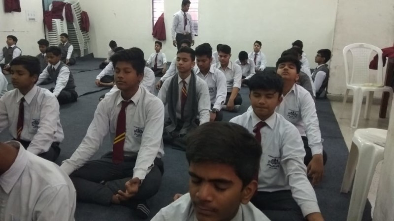 yoga-practice-with-students